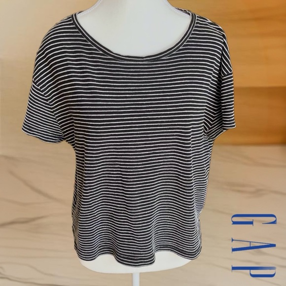 GAP Women's Black and White Striped Tee - Picture 1 of 6